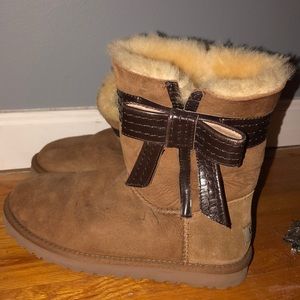 UGG boots, size 7US, bow